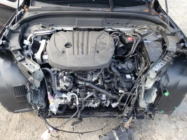 2025 VOLVO XC60 PLUS  