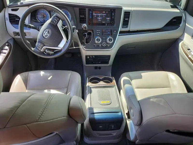 2015 TOYOTA SIENNA XLE PREMIUM 8-PASSENGER  