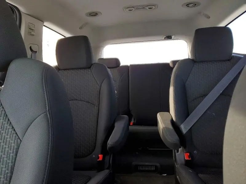 2011 CHEVROLET TRAVERSE LT  