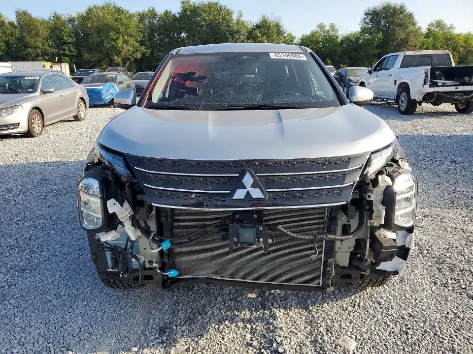 2024 MITSUBISHI OUTLANDER SE  