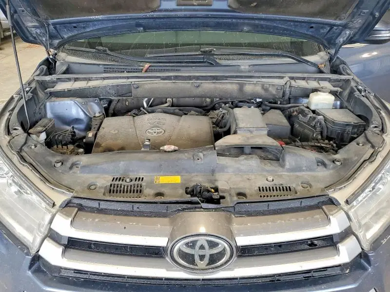 2018 TOYOTA HIGHLANDER XLE  
