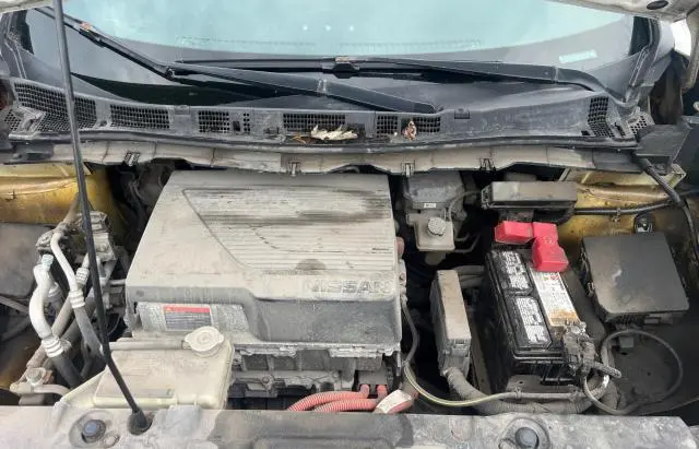 2019 NISSAN LEAF S  