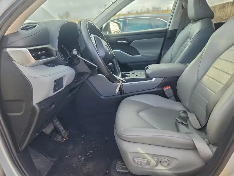 2022 TOYOTA HIGHLANDER HYBRID XLE  