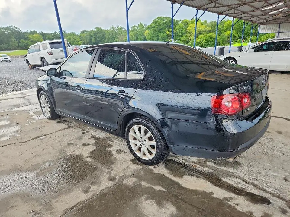 2010 VOLKSWAGEN JETTA SE  