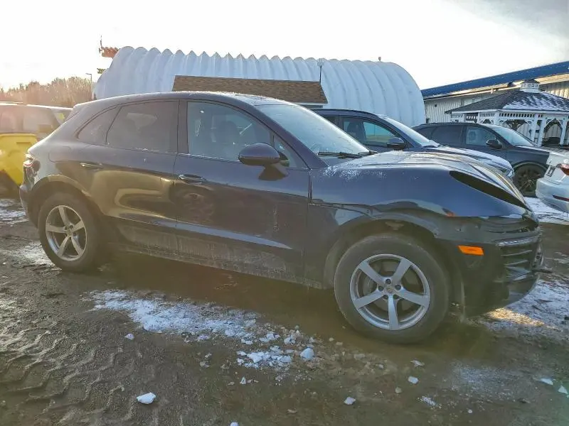 2018 PORSCHE MACAN   