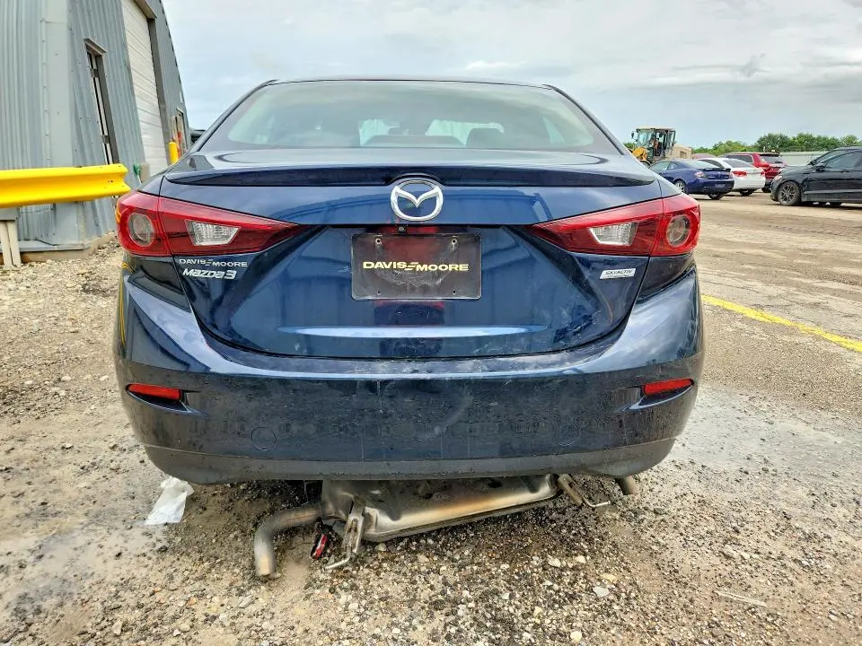 2018 MAZDA 3 TOURING  