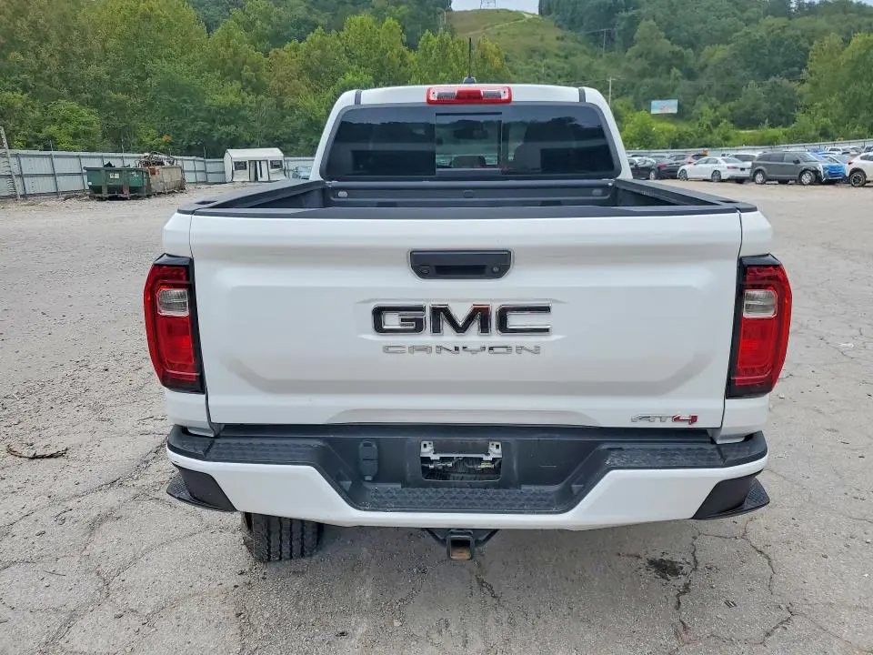 2024 GMC CANYON AT4  