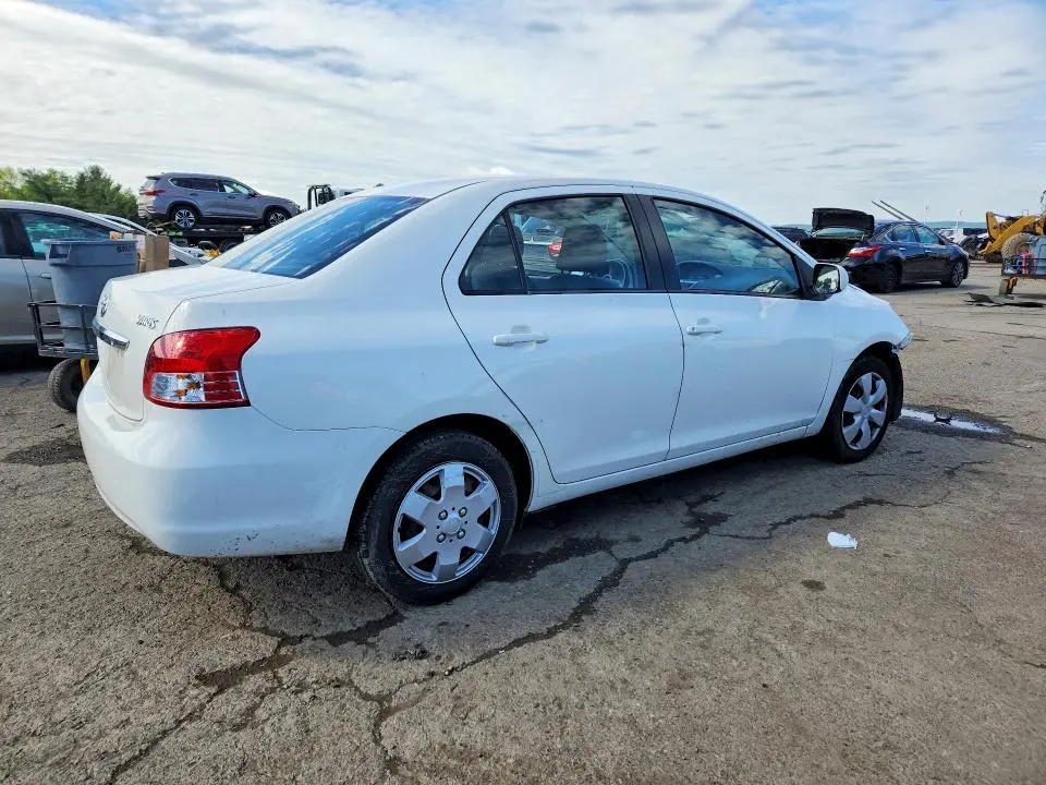 2010 TOYOTA YARIS BASE  
