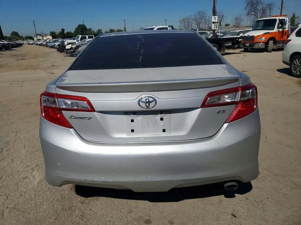2012 TOYOTA CAMRY SE  