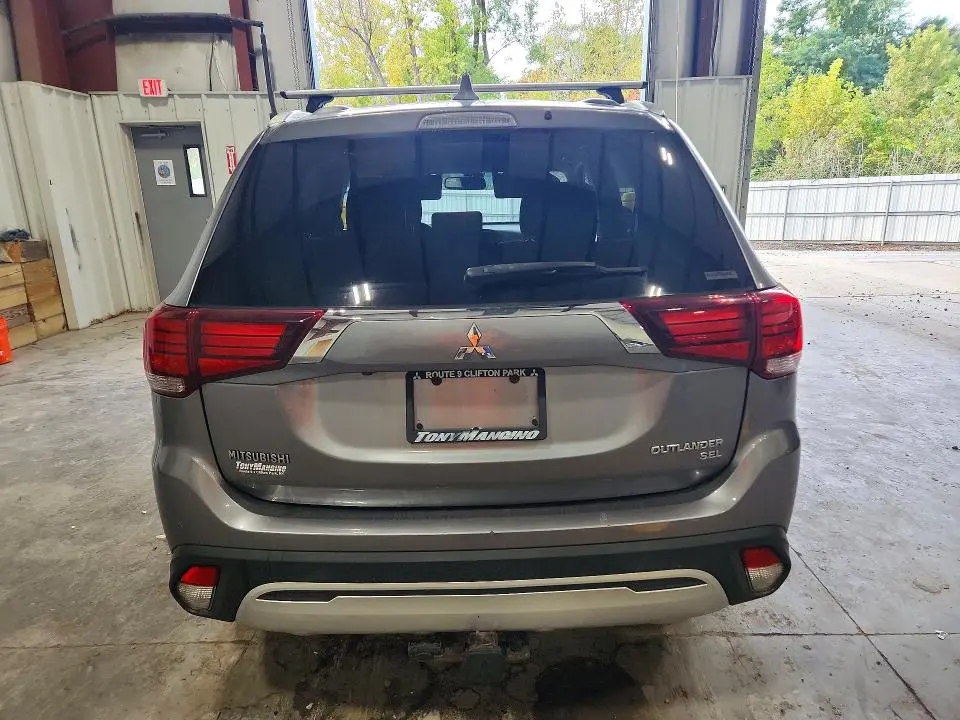 2019 MITSUBISHI OUTLANDER SE  