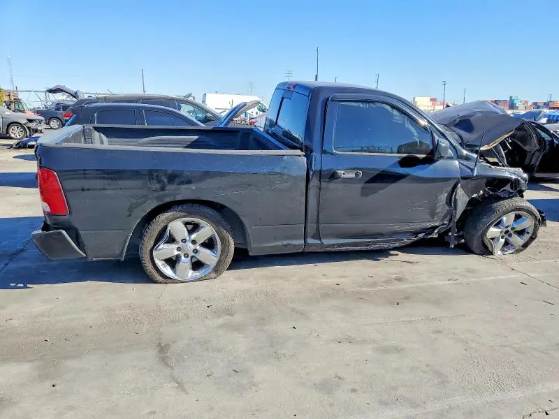 2014 RAM 1500 ST  