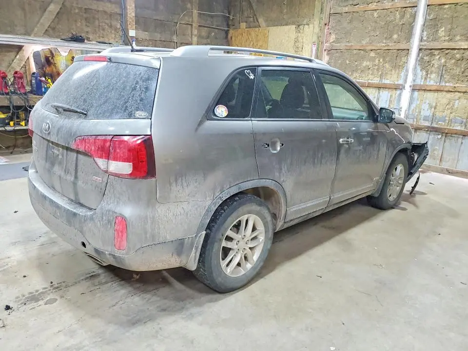 2015 KIA SORENTO LX  