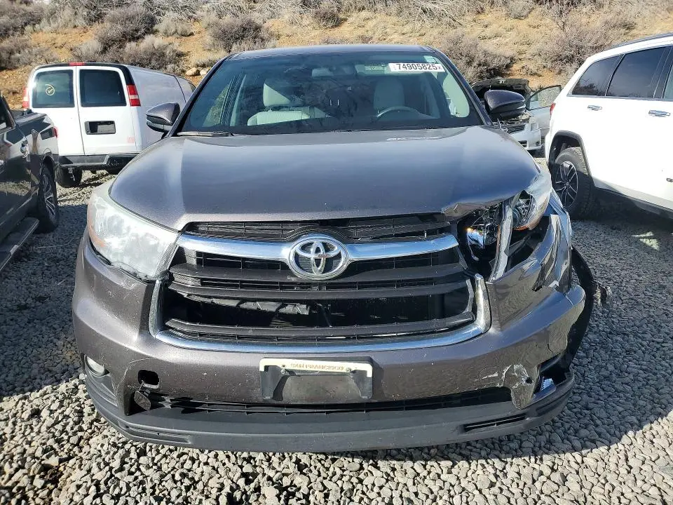 2015 TOYOTA HIGHLANDER LE  