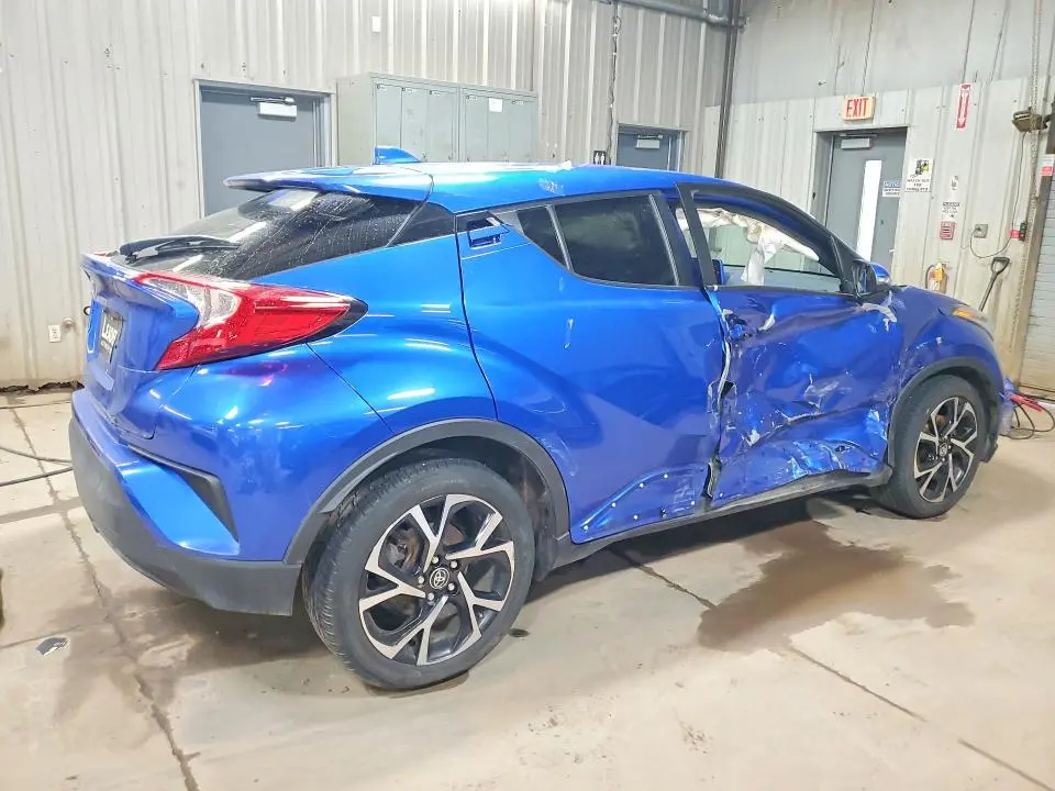 2020 TOYOTA C-HR XLE  