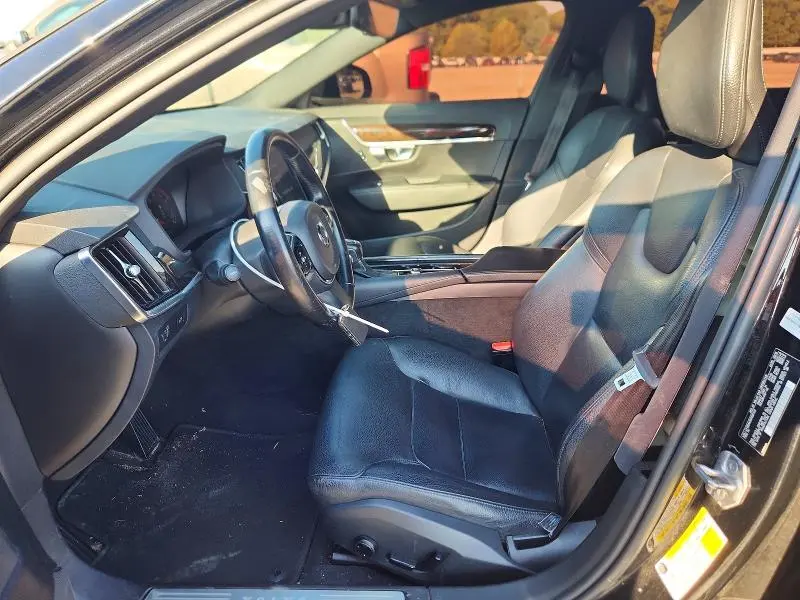 2019 VOLVO S90 T5 MOMENTUM  