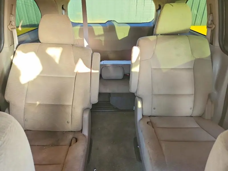 2011 HONDA ODYSSEY LX  