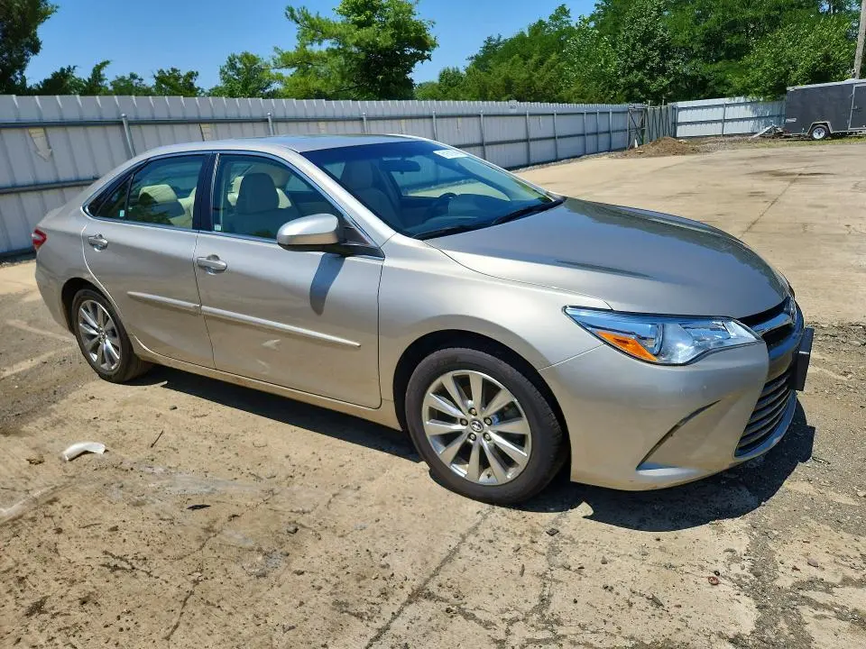 2017 TOYOTA CAMRY XLE  
