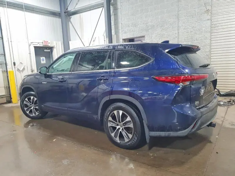 2021 TOYOTA HIGHLANDER HYBRID XLE  