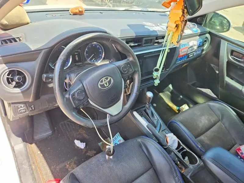 2018 TOYOTA COROLLA SE  