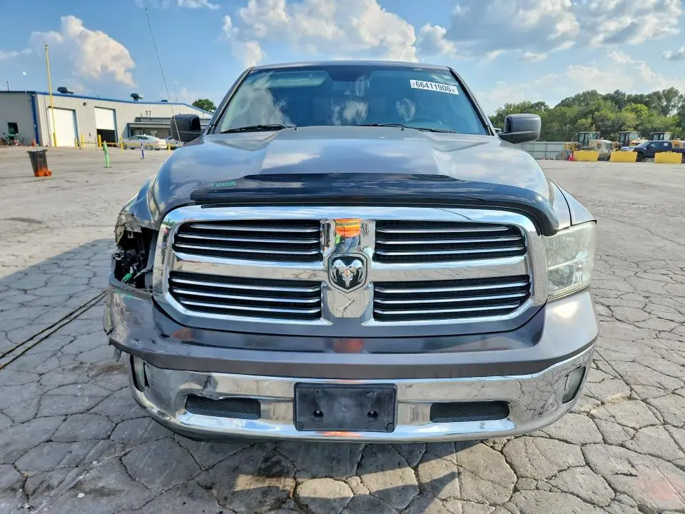 2013 RAM 1500 SLT  