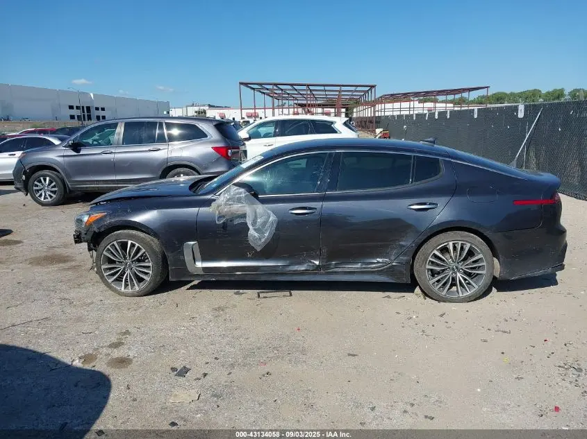 2019 KIA STINGER  