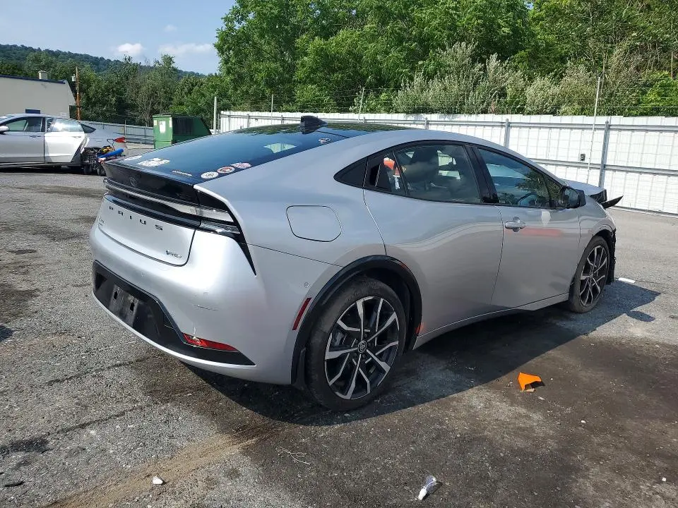 2025 TOYOTA PRIUS   