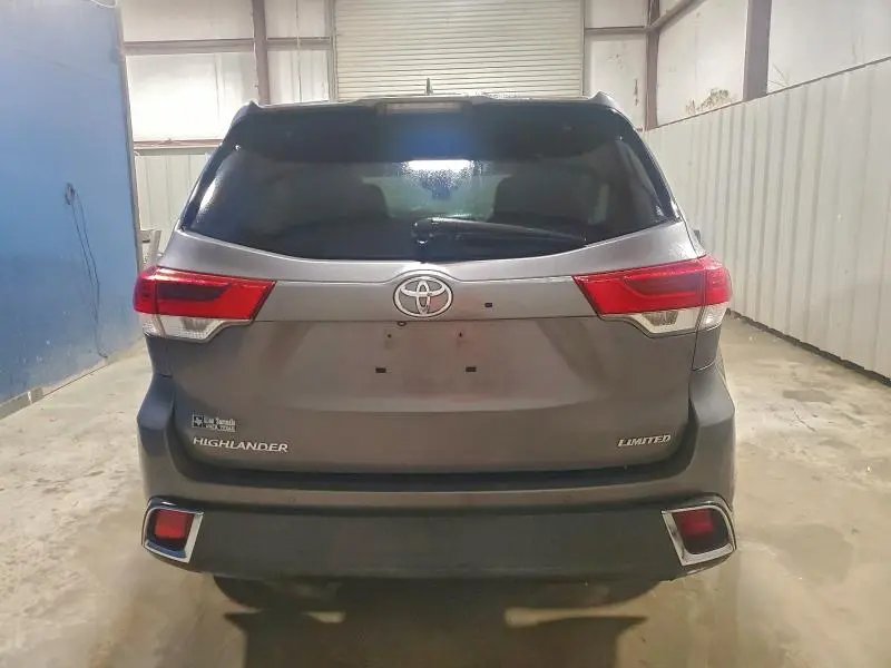 2017 TOYOTA HIGHLANDER LIMITED  