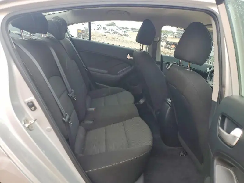 2018 KIA FORTE LX  