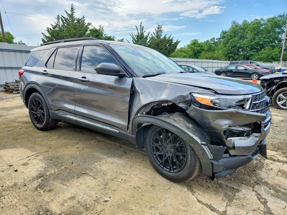 2021 FORD EXPLORER XLT  