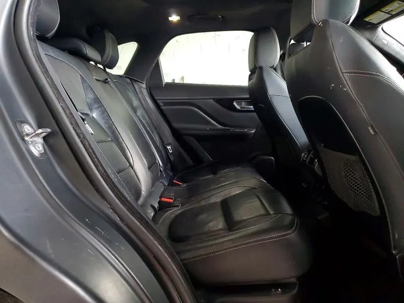 2019 JAGUAR F-PACE S V6