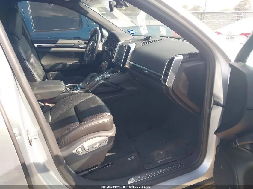 2017 PORSCHE CAYENNE PLATINUM EDITION