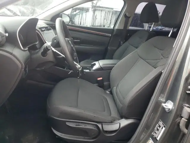 2022 HYUNDAI TUCSON SE  