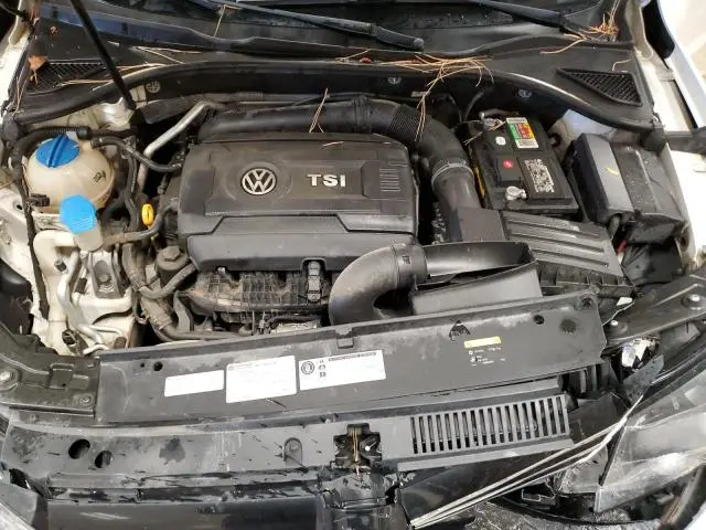 2015 VOLKSWAGEN PASSAT SE  