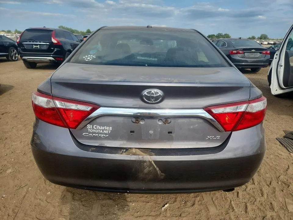 2015 TOYOTA CAMRY XLE  