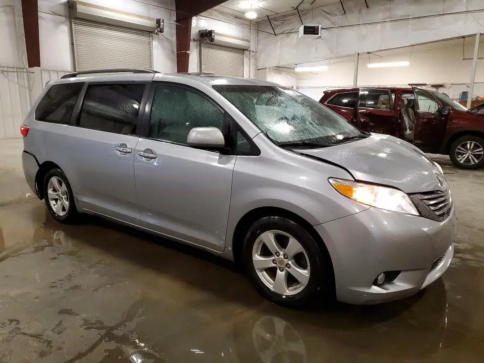 2016 TOYOTA SIENNA XLE 8-PASSENGER  