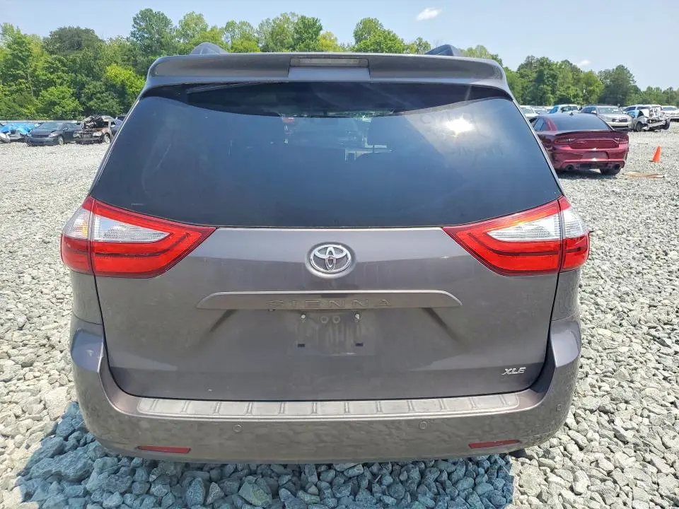 2015 TOYOTA SIENNA XLE 8-PASSENGER  