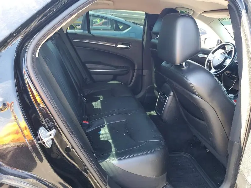 2016 CHRYSLER 300 LIMITED  