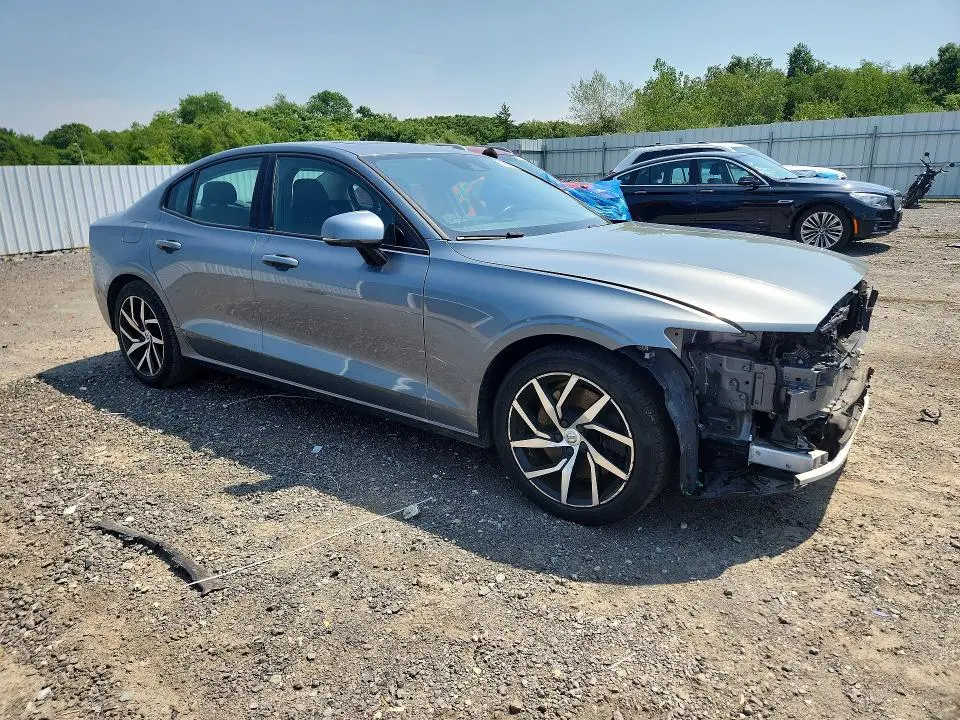 2019 VOLVO S60 T6 MOMENTUM  