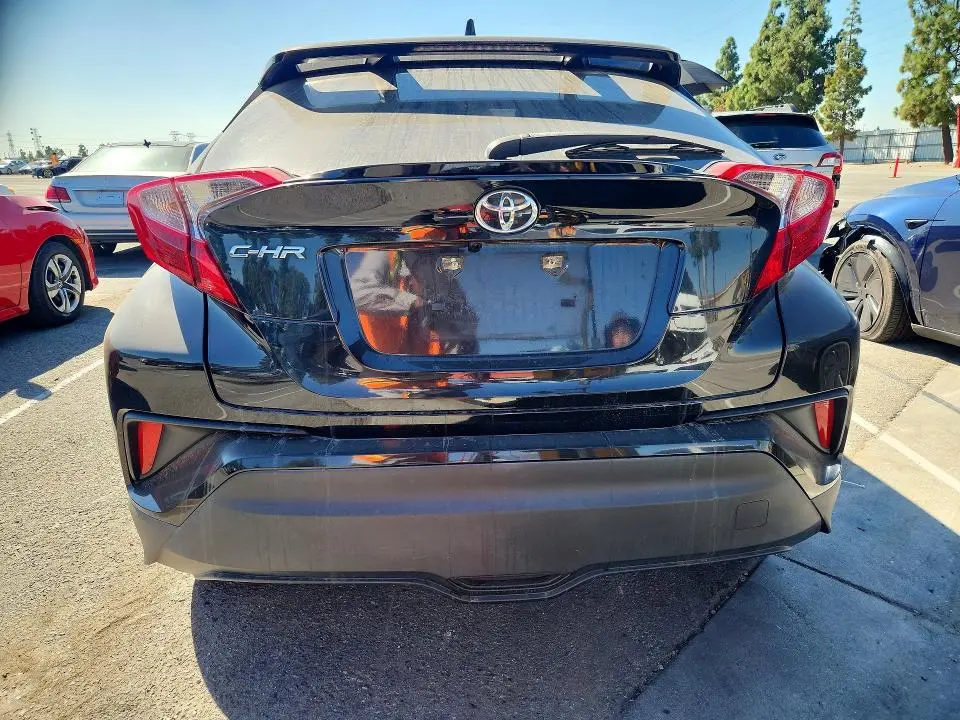 2020 TOYOTA C-HR LE  