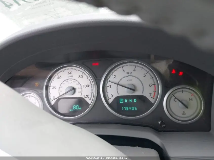 2010 CHRYSLER TOWN & COUNTRY TOURING