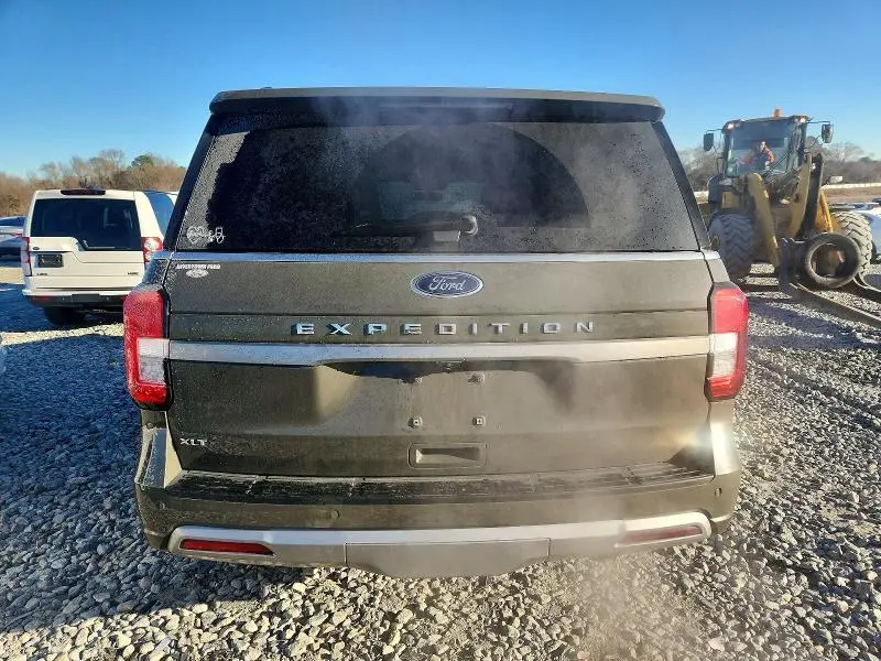2024 FORD EXPEDITION XLT  