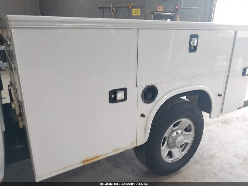 2017 RAM 2500 TRADESMAN  4X2 8' BOX