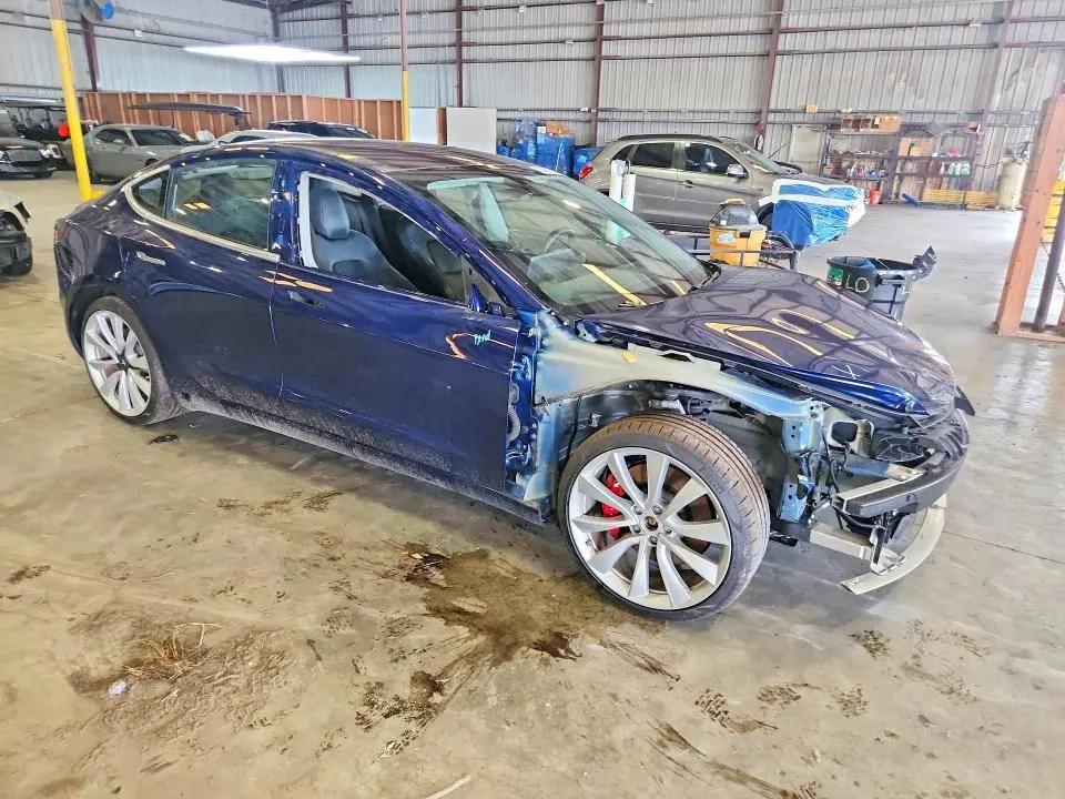 2018 TESLA MODEL 3   