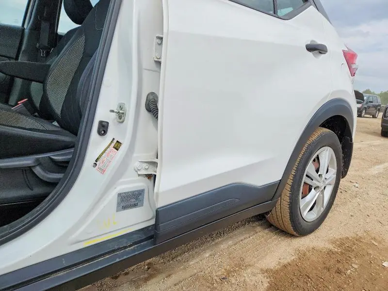 2019 NISSAN KICKS S  