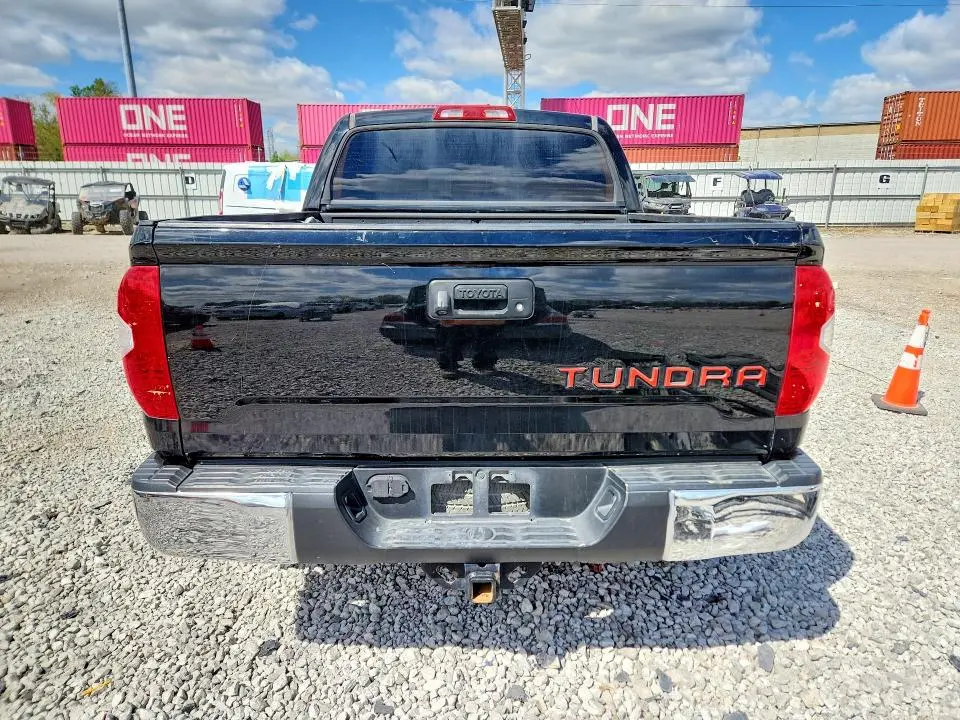 2016 TOYOTA TUNDRA CREWMAX SR5  