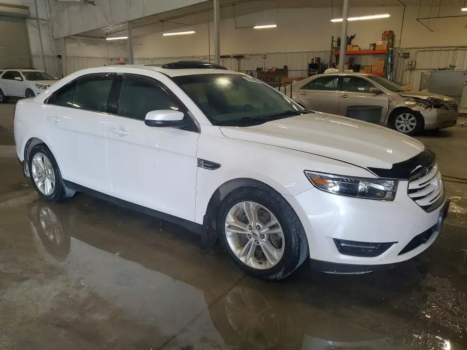 2015 FORD TAURUS SEL  