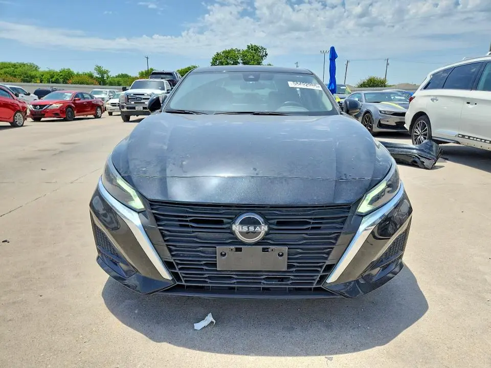 2024 NISSAN ALTIMA SV  