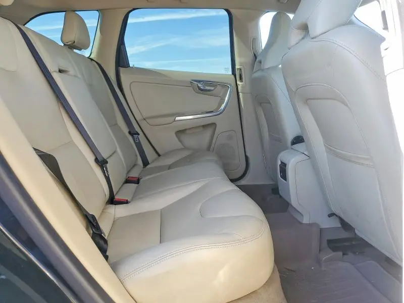 2015 VOLVO XC60 T6 PREMIER+  