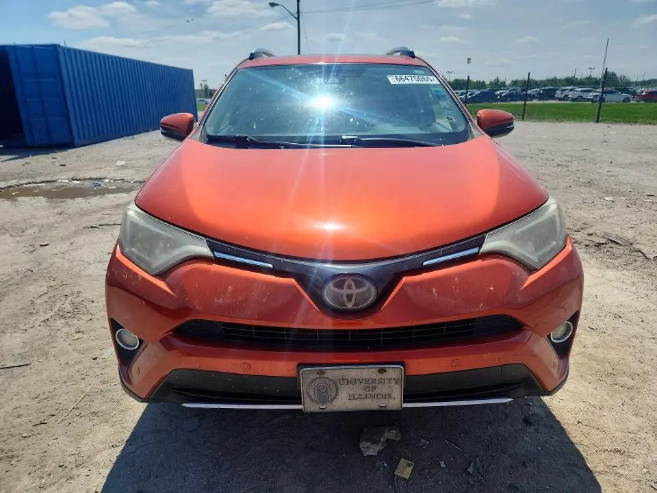 2016 TOYOTA RAV4 XLE  