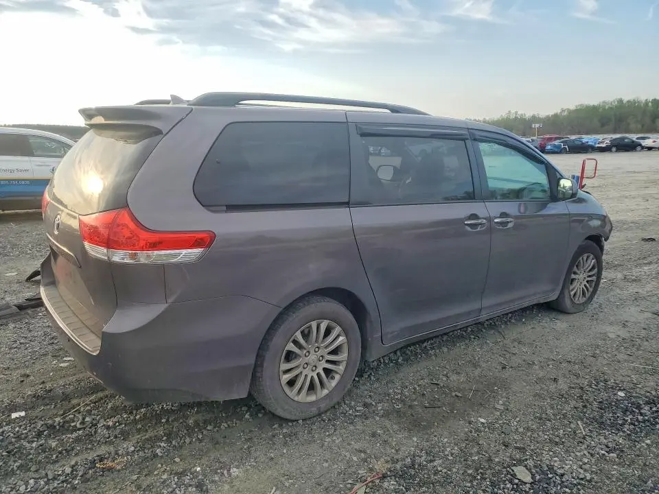 2012 TOYOTA SIENNA XLE 8-PASSENGER  
